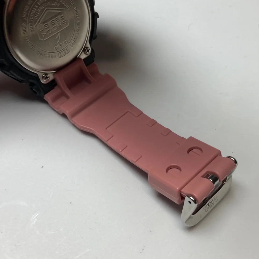 Casio Gshock, GMA-S140, gray bezel, dusty pink strap and accents working battery